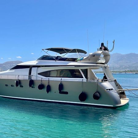 Hotel Motoryacht 21 Avec Equipage à Barcelone Extérieur photo