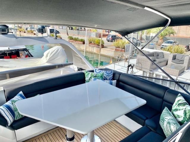 Hotel Motoryacht 21 Avec Equipage à Barcelone Extérieur photo