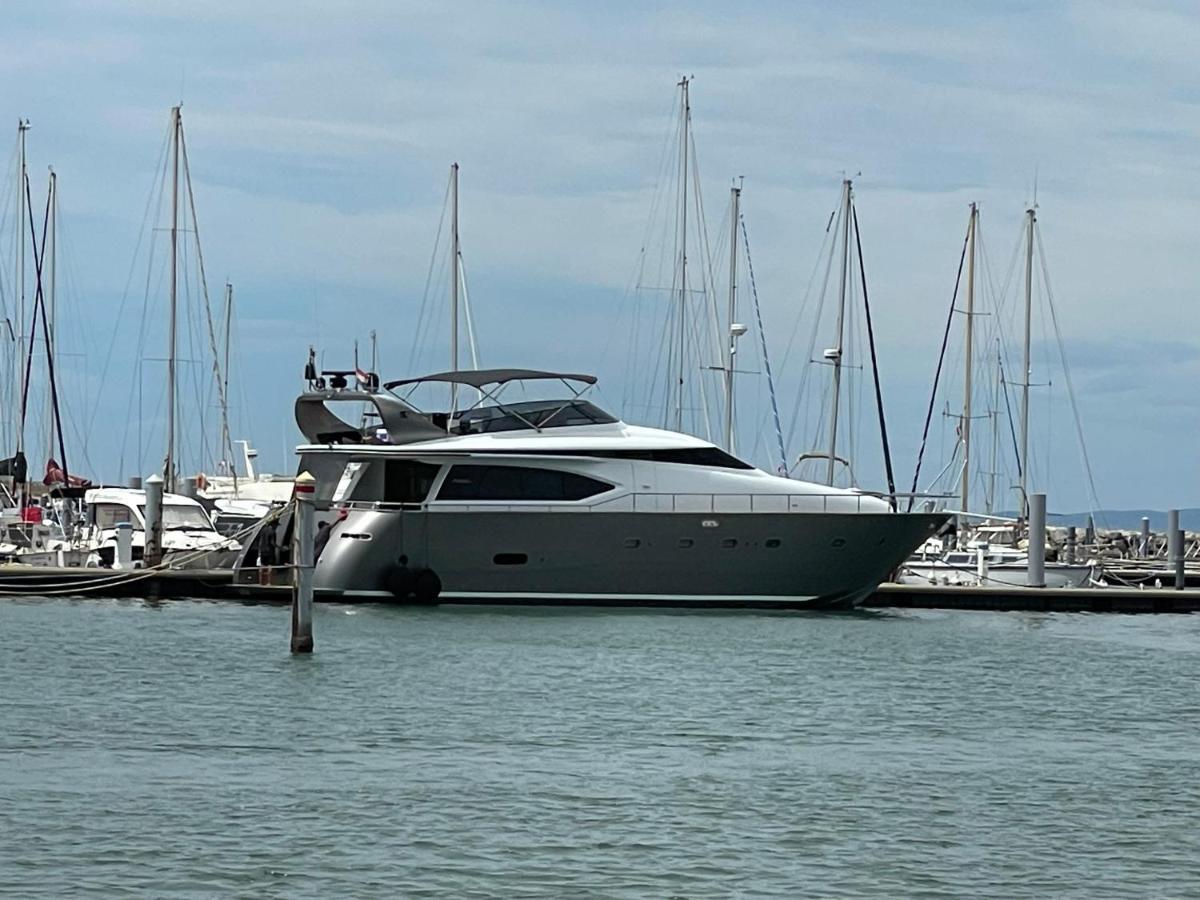 Hotel Motoryacht 21 Avec Equipage à Barcelone Extérieur photo