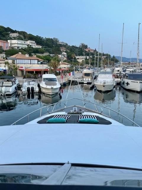 Hotel Motoryacht 21 Avec Equipage à Barcelone Extérieur photo