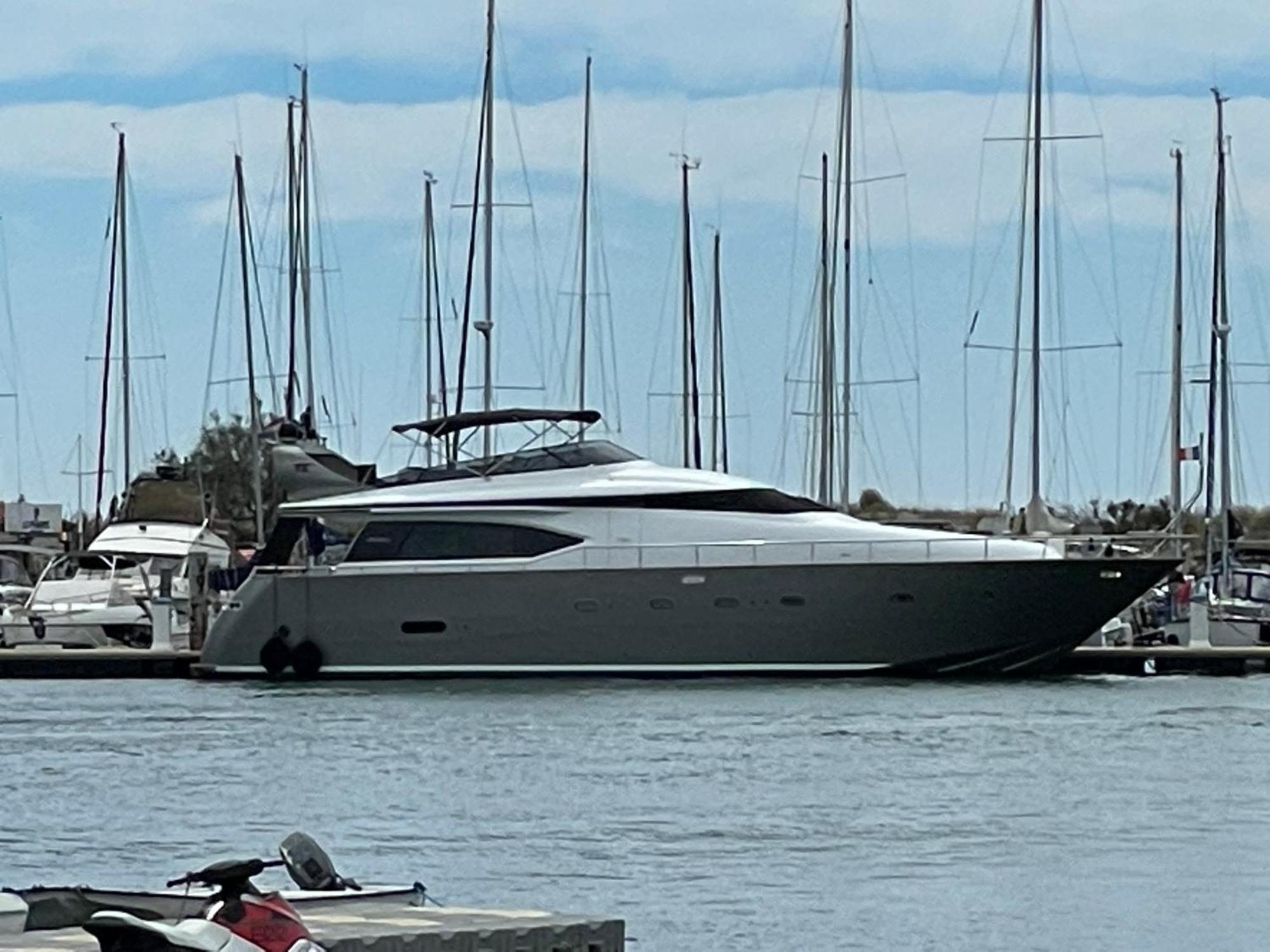 Hotel Motoryacht 21 Avec Equipage à Barcelone Extérieur photo